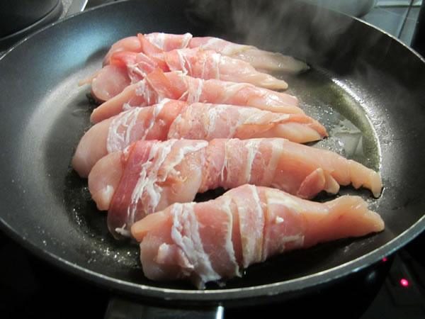 Hähnchenbrust an Salbeisoße – Bilder und Rezept auf Tinas Küche